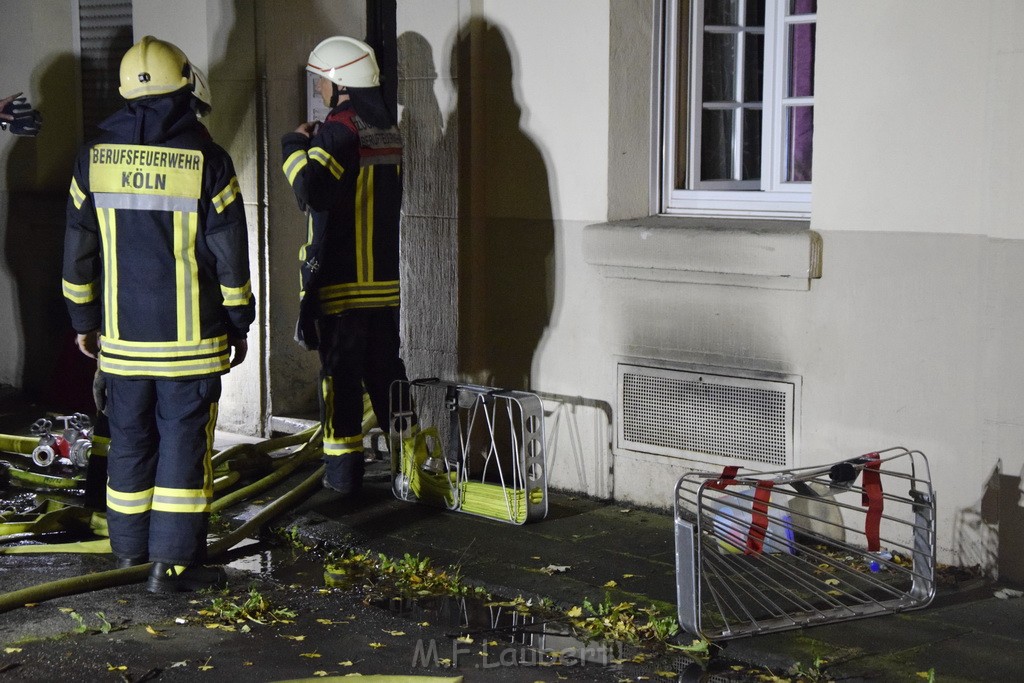 Feuer 2 Y Kellerbrand Koeln Humbold Gremberg Hachenburgerstr P434.JPG - Miklos Laubert